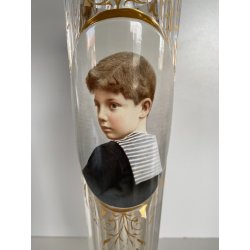 ANTICO VASO VITTORIANO CRISTALLO MOLATO BOEMIA RITRATTO BIMBO DECORO ORO H34cm