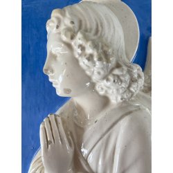 SCULTURA Zaccagnini BASSORILIEVO ANGELO PREGHIERA CERAMICA SMALTO BIANCO AZZURRO