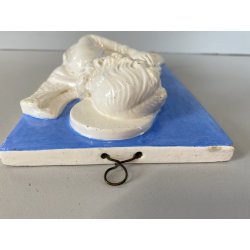 SCULTURA Zaccagnini BASSORILIEVO ANGELO PREGHIERA CERAMICA SMALTO BIANCO AZZURRO