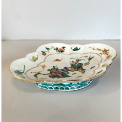 ANTICO PIATTO QUADRILOBATO ALZATA PORCELLANA CINESE FAMILLE ROSE XIX/XX sec