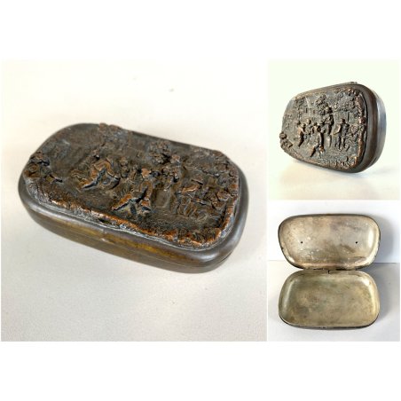 ANTICA SCATOLA TASCA METALLO ARGENTATO DECORO SBALZO PORTAGIOIE PORTATABACCO XIX