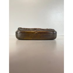 ANTICA SCATOLA TASCA METALLO ARGENTATO DECORO SBALZO PORTAGIOIE PORTATABACCO XIX