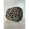 ANTICA SCATOLA TASCA METALLO ARGENTATO DECORO SBALZO PORTAGIOIE PORTATABACCO XIX