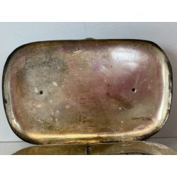 ANTICA SCATOLA TASCA METALLO ARGENTATO DECORO SBALZO PORTAGIOIE PORTATABACCO XIX