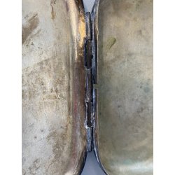 ANTICA SCATOLA TASCA METALLO ARGENTATO DECORO SBALZO PORTAGIOIE PORTATABACCO XIX