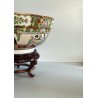 GRANDE CIOTOLA PORCELLANA CINESE DECORO ISTORIATO FAMILLE ROSE  ø 36,5cm '50