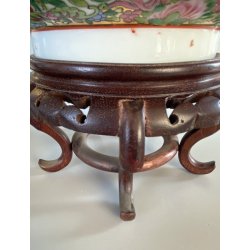 GRANDE CIOTOLA PORCELLANA CINESE DECORO ISTORIATO FAMILLE ROSE  ø 36,5cm '50