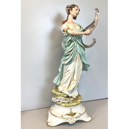 SCULTURA PORCELLANA CAPODIMONTE FIGURA CLASSICA MUSA LIRA ARPA Tosca 29 cm/h