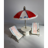 SET SPIAGGIA BAMBOLE MINIATURA CERAMICA METALLO SDRAIO OMBRELLONE DOLLHOUSE '50
