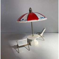 SET SPIAGGIA BAMBOLE MINIATURA CERAMICA METALLO SDRAIO OMBRELLONE DOLLHOUSE '50