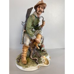 SCULTURA PORCELLANA Biscuit CAPODIMONTE "Cacciatore con fagiano" TOSCA 32,5 cm/h