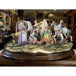 GRUPPO SCULTOREO PORCELLANA CAPODIMONTE Tosca "Accampamento Gitano" H33cm