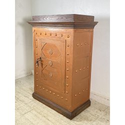 ANTICA CASSAFORTE FORZIERE BUGNATA FERRO BATTUTO BORCHIATO 1800 LEGNO SECRETAIRE