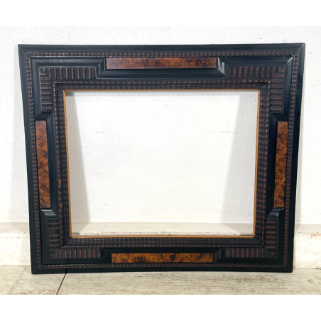 ANTICA CORNICE GUILLOCHE EPOCA 800 LEGNO EBANIZZATO SCOLPITO RADICA NOCE 72X62CM