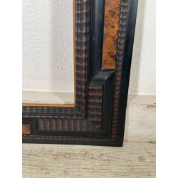 ANTICA CORNICE GUILLOCHE EPOCA 800 LEGNO EBANIZZATO SCOLPITO RADICA NOCE 72X62CM
