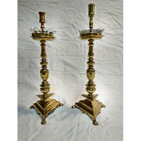 Coppia di candelabri in ottone