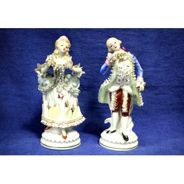 COPPIA SCULTURE PORCELLANA DAMA CAVALIERE scena romantica JAPAN FOREGN '900 