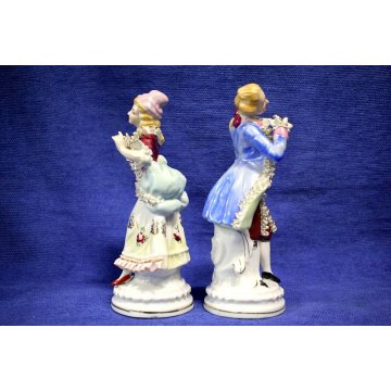 COPPIA SCULTURE PORCELLANA DAMA CAVALIERE scena romantica JAPAN FOREGN '900 