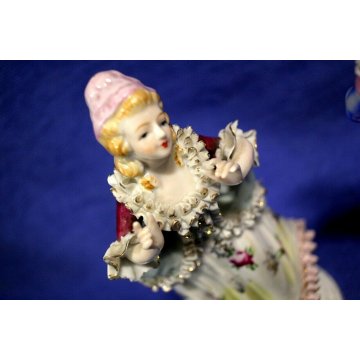 COPPIA SCULTURE PORCELLANA DAMA CAVALIERE scena romantica JAPAN FOREGN '900 