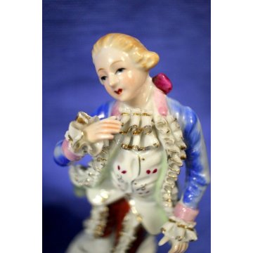 COPPIA SCULTURE PORCELLANA DAMA CAVALIERE scena romantica JAPAN FOREGN '900 