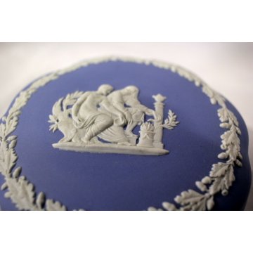 SCATOLA PORTAGIOIE CARAMELLE CERAMICA Wedgwood BLU BIANCO CAMEO AESCULAPIUS 1973