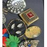 SET SPILLE VINTAGE 22 PEZZI BIGIOTTERIA brooches gioielli PIETRE diversi colori 